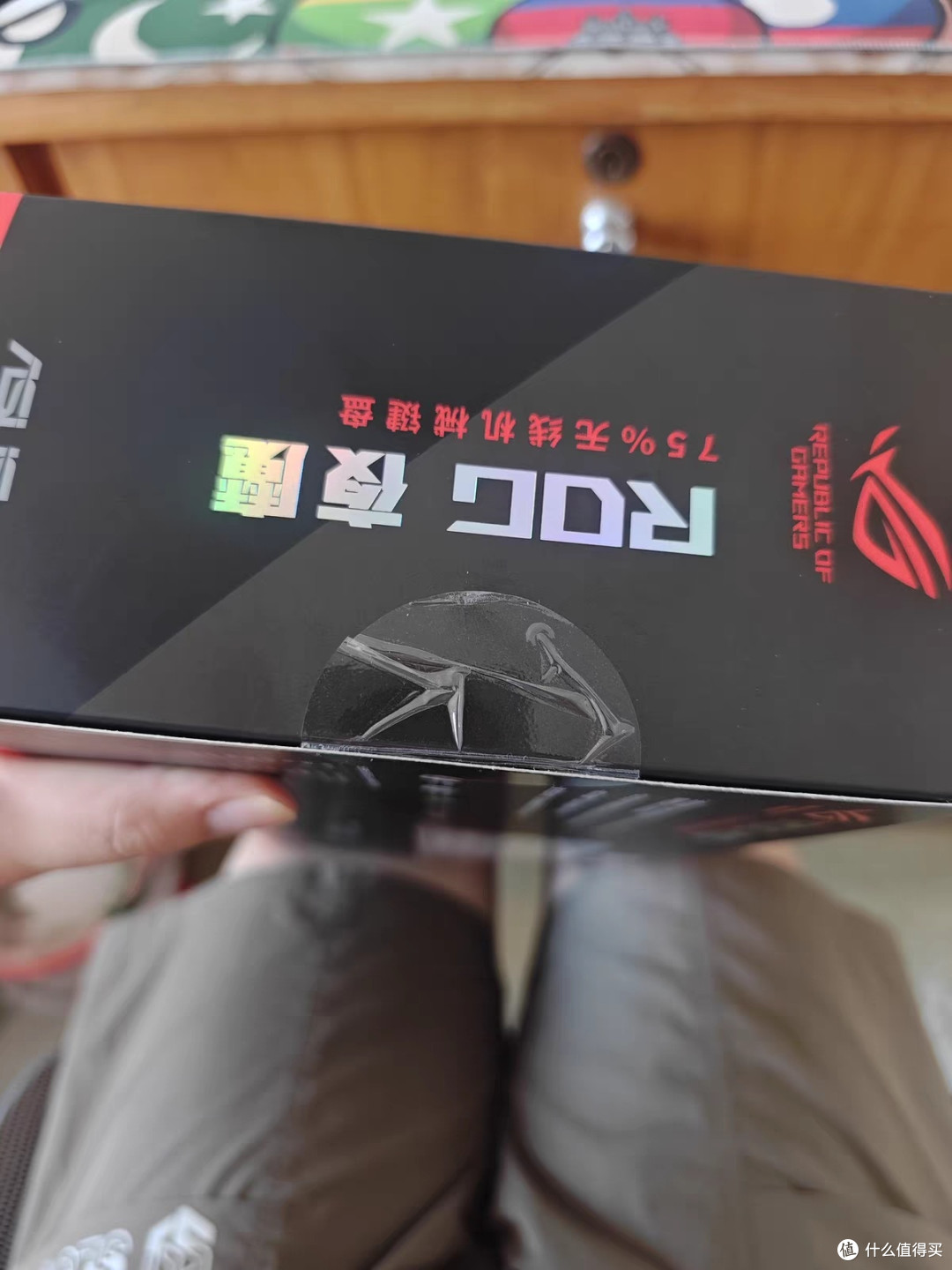 ROG夜魔三模机械键盘:电竞新宠
