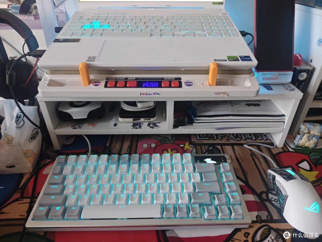 ROG夜魔三模机械键盘：电竞新宠
