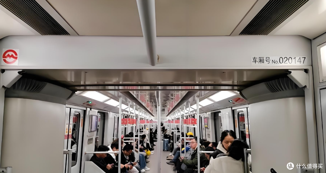 1.99元买地铁座?上海现有偿让座黄牛,官方直接叫停,背后藏这些