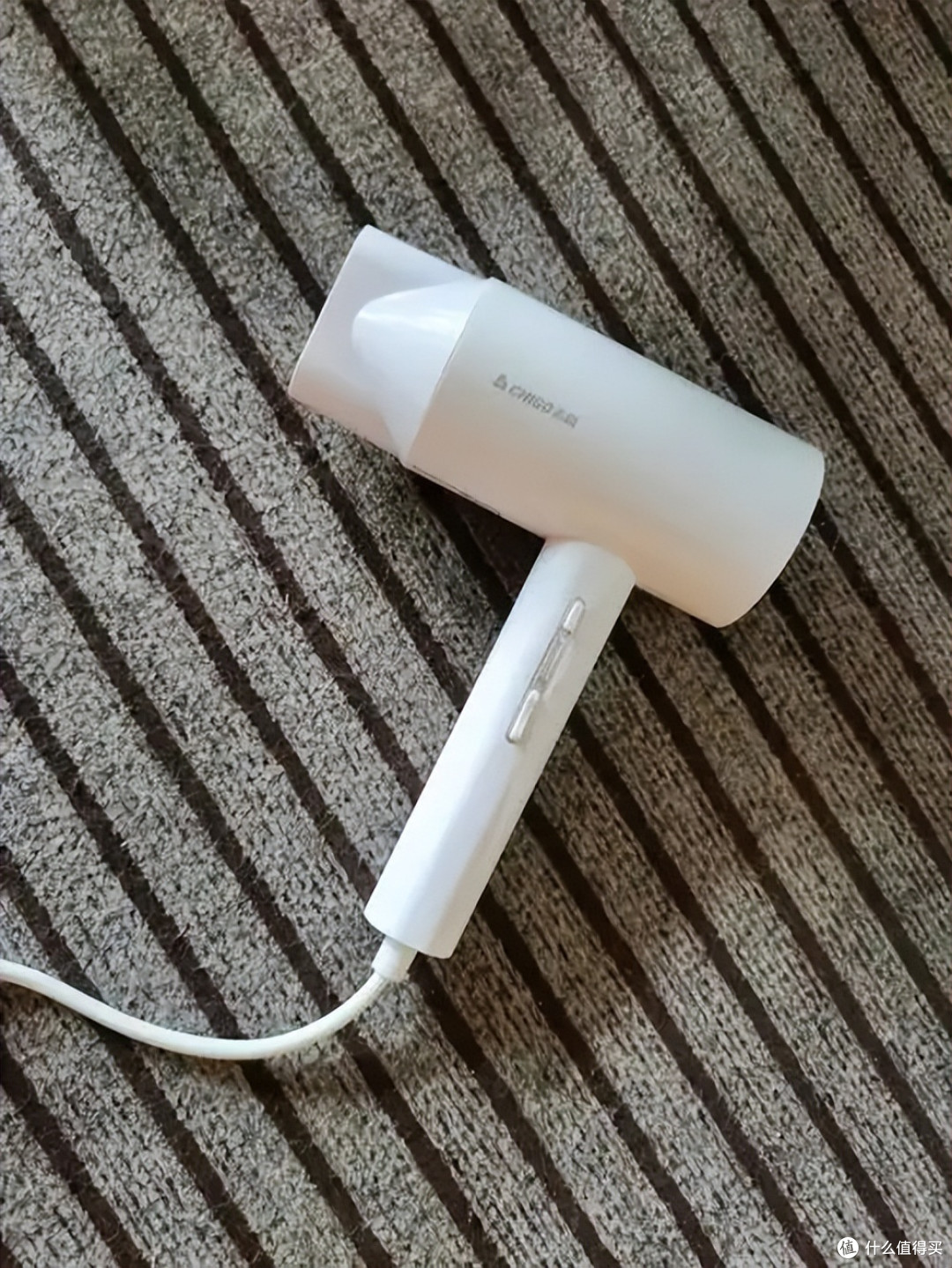 家用吹风机选购指南：如何挑选吹风机？功率、风速、负离子全解析