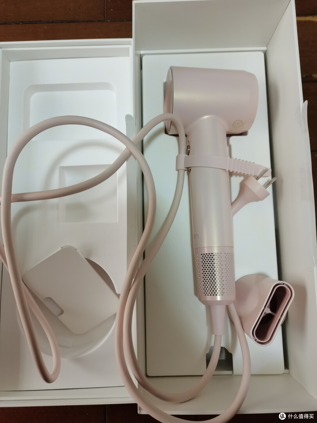 家用吹风机选购指南：如何挑选吹风机？功率、风速、负离子全解析