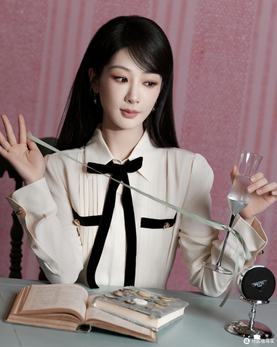 富贵千金发型,它真的有点东西,彰显饱满有气质的千金从容感!