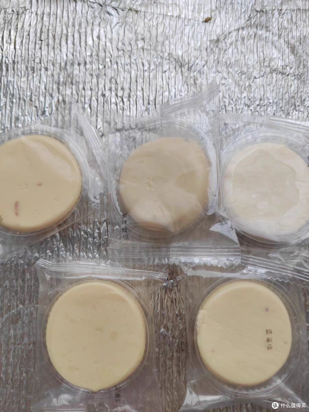 东北美食丰富多样，以下是一些备受推崇的年度必尝佳肴