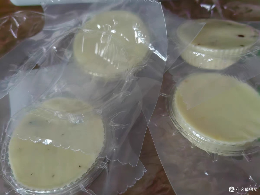 东北美食丰富多样，以下是一些备受推崇的年度必尝佳肴