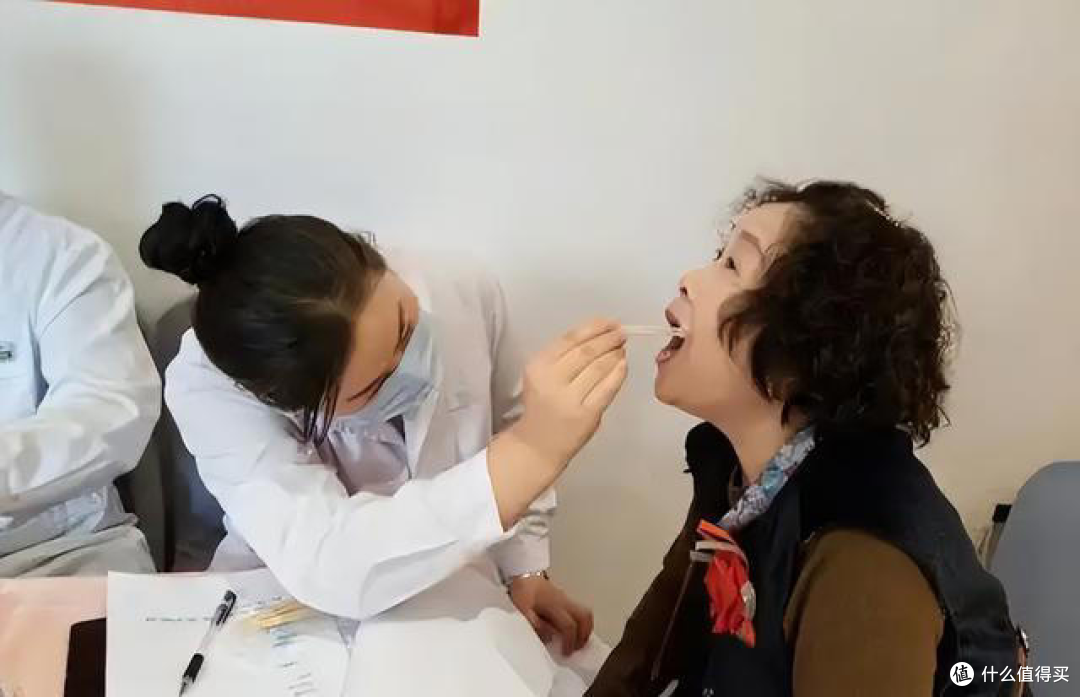 胃部有癌,嘴巴先报警?这2种异样别忽视,可能是胃癌信号