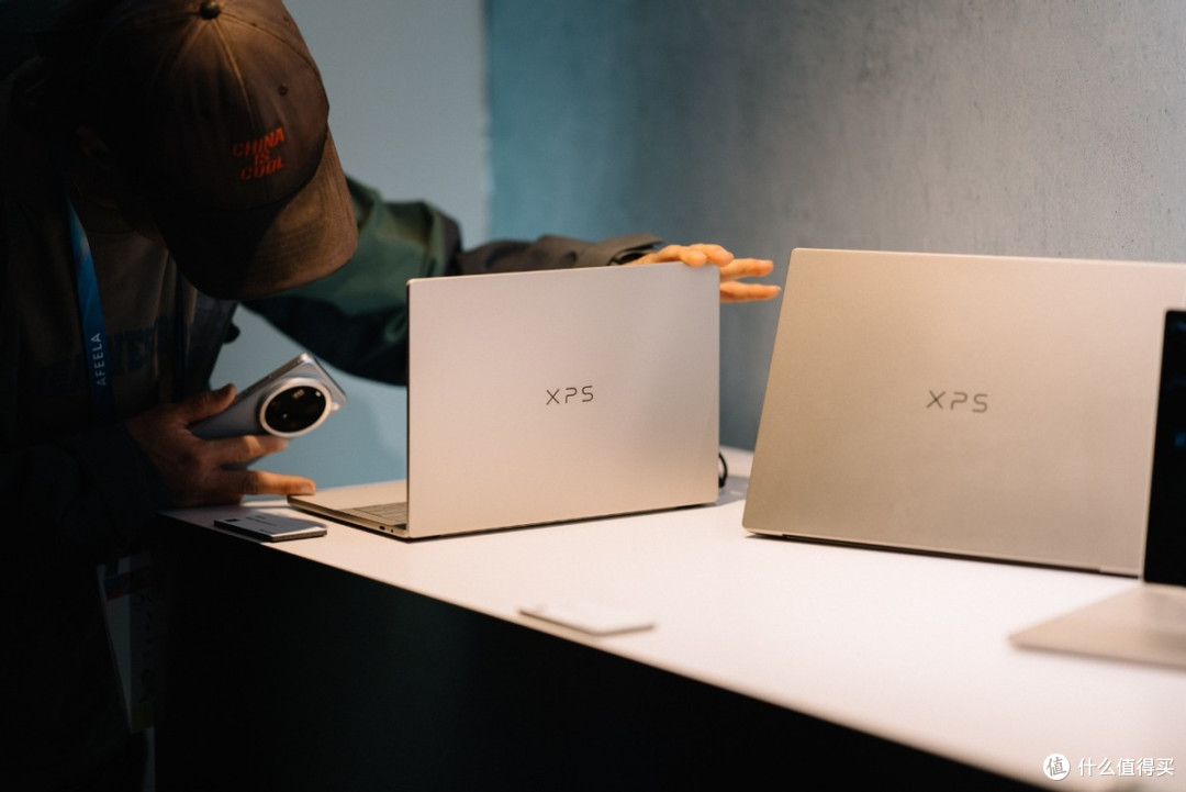 戴尔XPS 14亮相CES2026,酷睿Ultra加持,重量更轻,续航更长