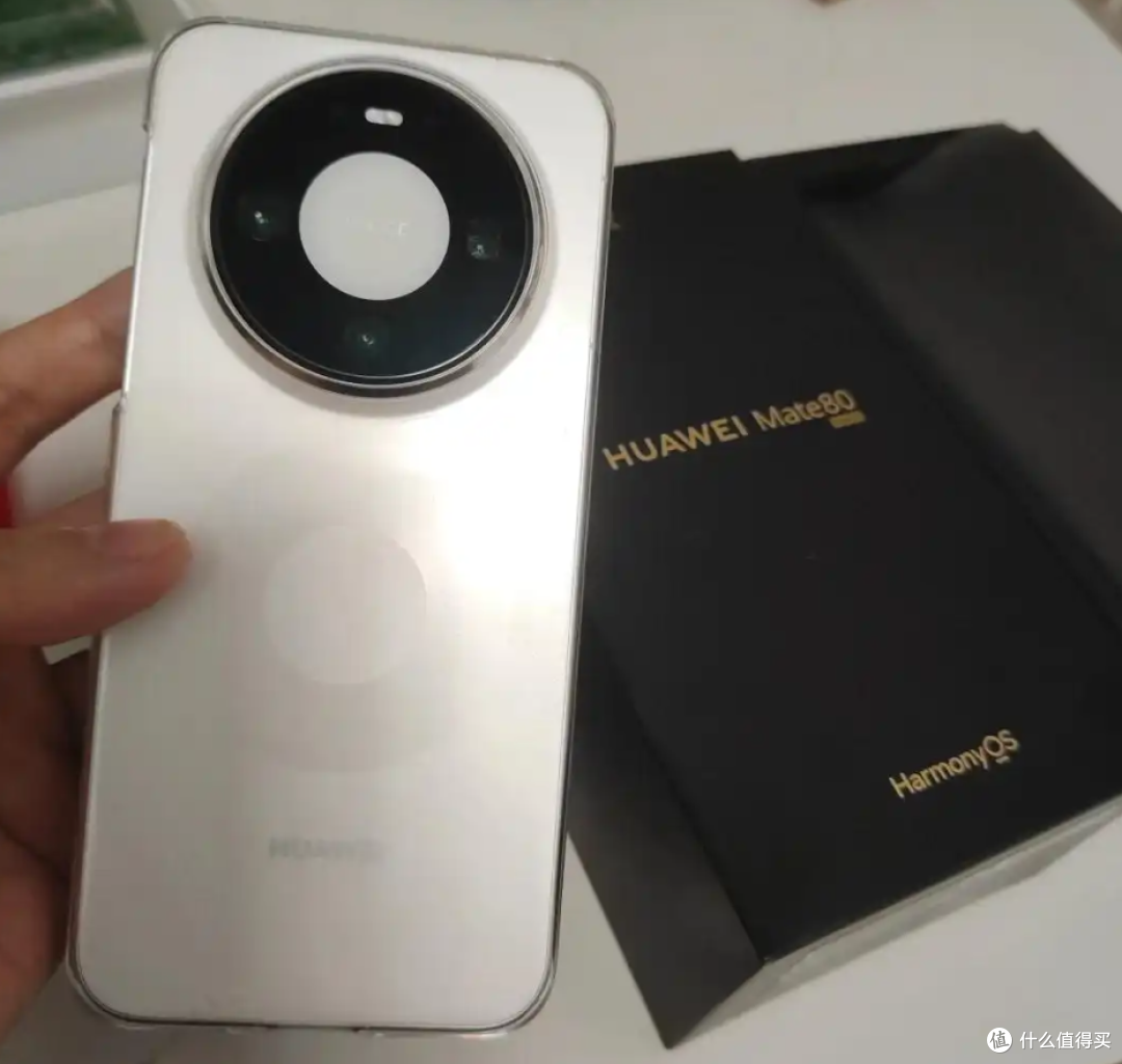 华为Mate80吃上国补,16GB+512GB+5750mAh,比iPhone17更香了