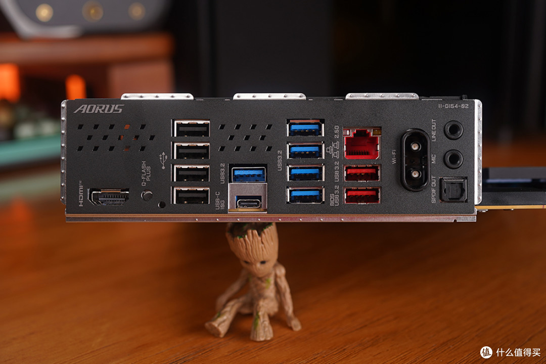 中端热门板,技嘉B850M AORUS PRO WIFI7电竞雕开箱分享