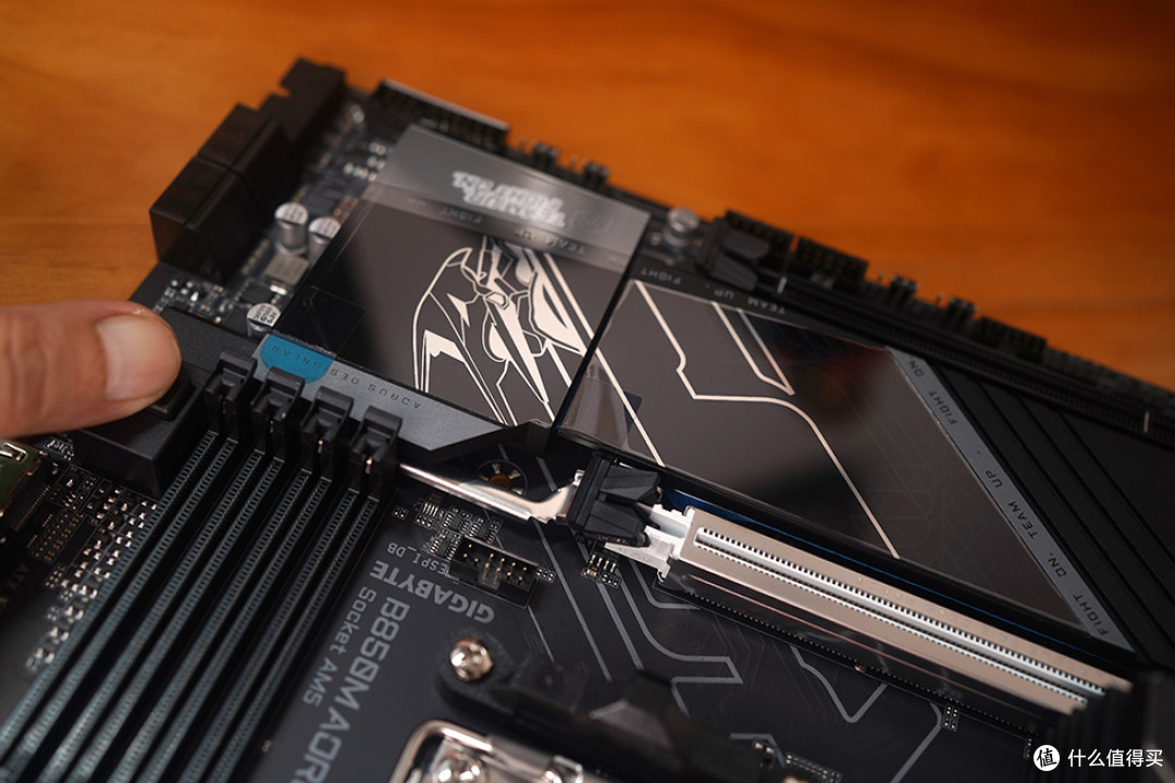 中端热门板,技嘉B850M AORUS PRO WIFI7电竞雕开箱分享