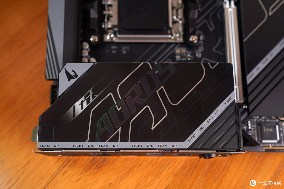 中端热门板,技嘉B850M AORUS PRO WIFI7电竞雕开箱分享