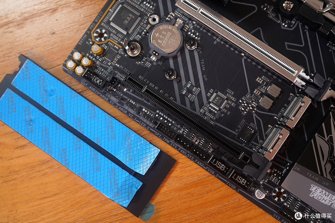 中端热门板,技嘉B850M AORUS PRO WIFI7电竞雕开箱分享