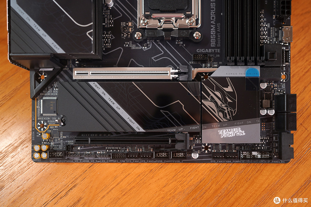 中端热门板,技嘉B850M AORUS PRO WIFI7电竞雕开箱分享