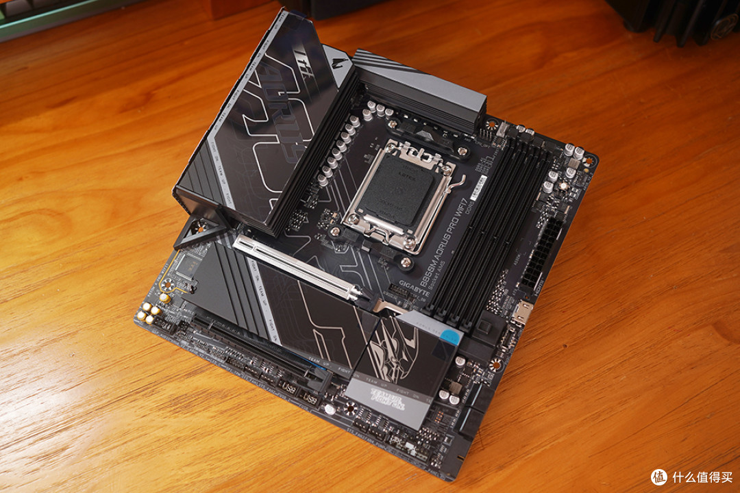 中端热门板,技嘉B850M AORUS PRO WIFI7电竞雕开箱分享