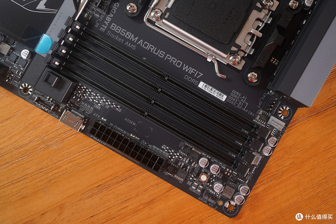 中端热门板,技嘉B850M AORUS PRO WIFI7电竞雕开箱分享