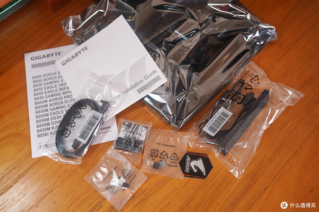 中端热门板,技嘉B850M AORUS PRO WIFI7电竞雕开箱分享