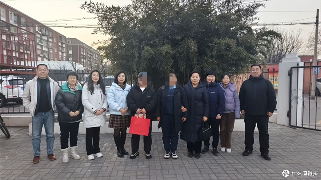 情暖童心 与爱同行 民建唐山路北七支部慰问困难学生纪实