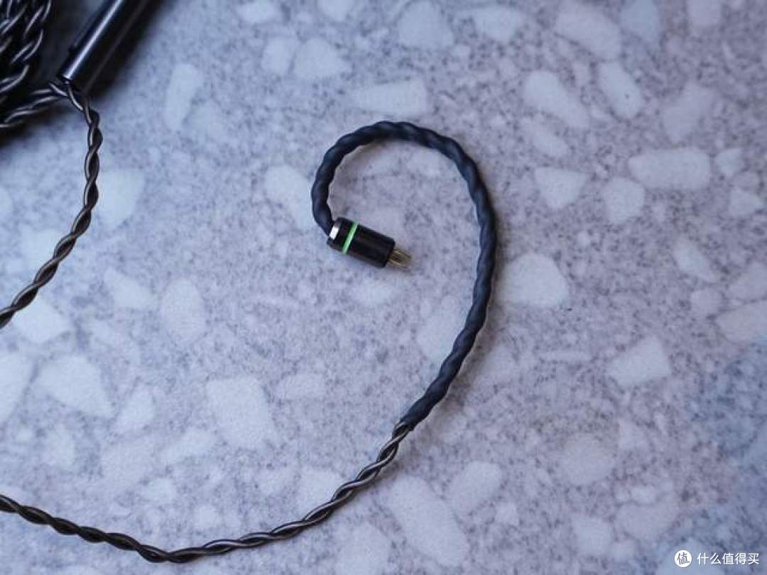 169 元的西圣 HiFi 1,用了两周后我开始怀疑百元耳机的上限