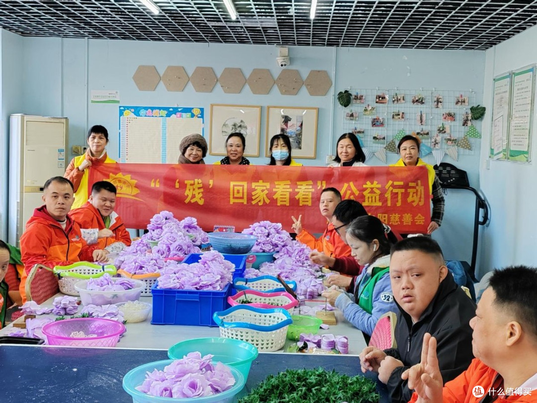 惠州市向阳慈善会：剪刀下的幸福时光