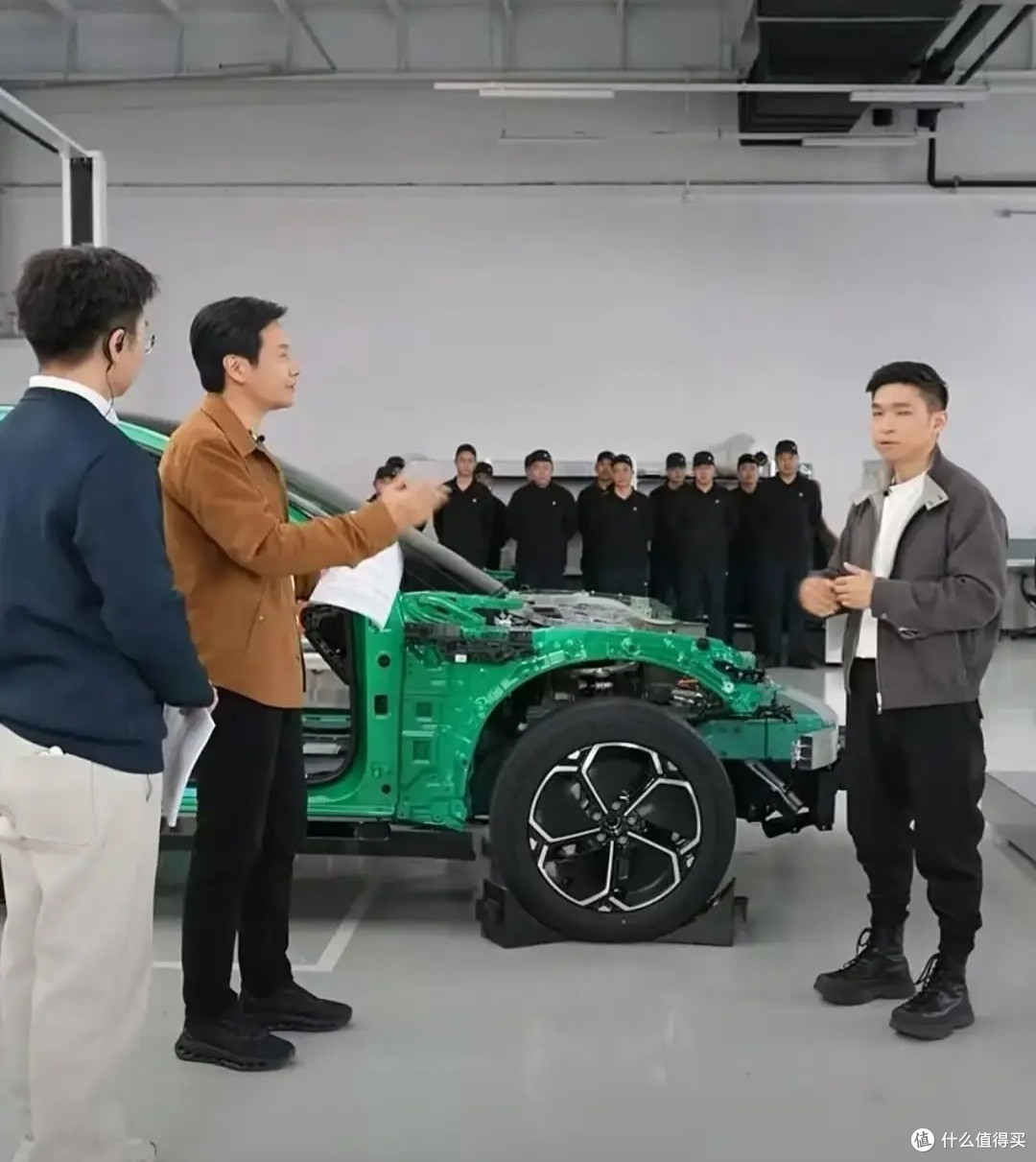 雷军硬核直播:拆车自证,回应小字争议