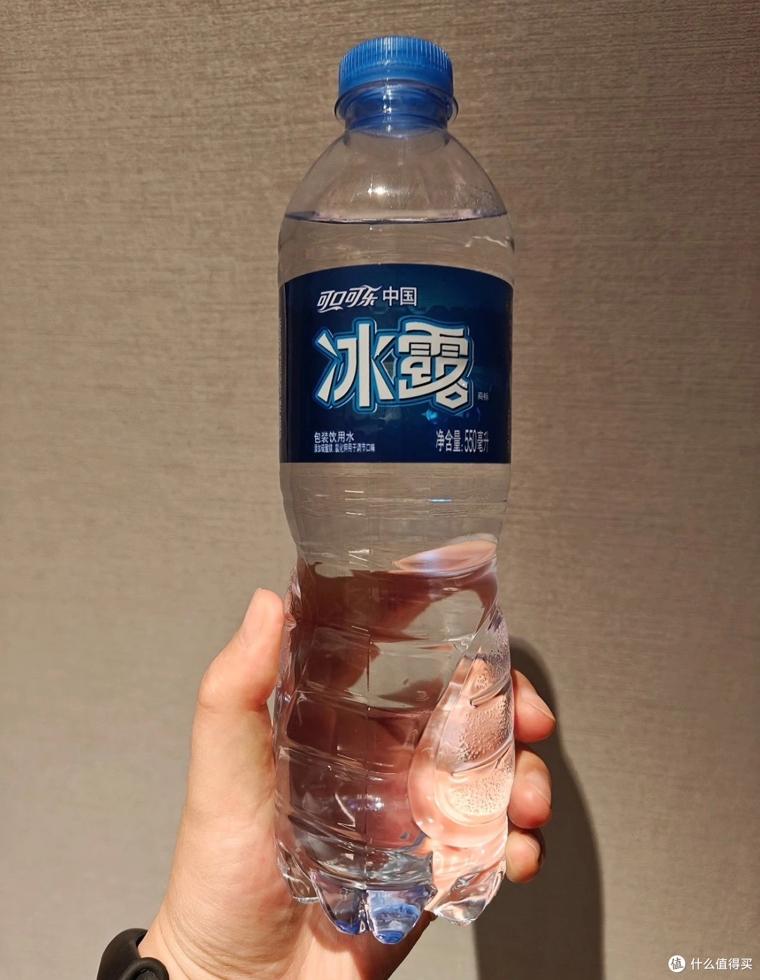 喝对水 = 省补品钱?热门瓶装水亲身体验,这 3 款闭眼囤不踩雷