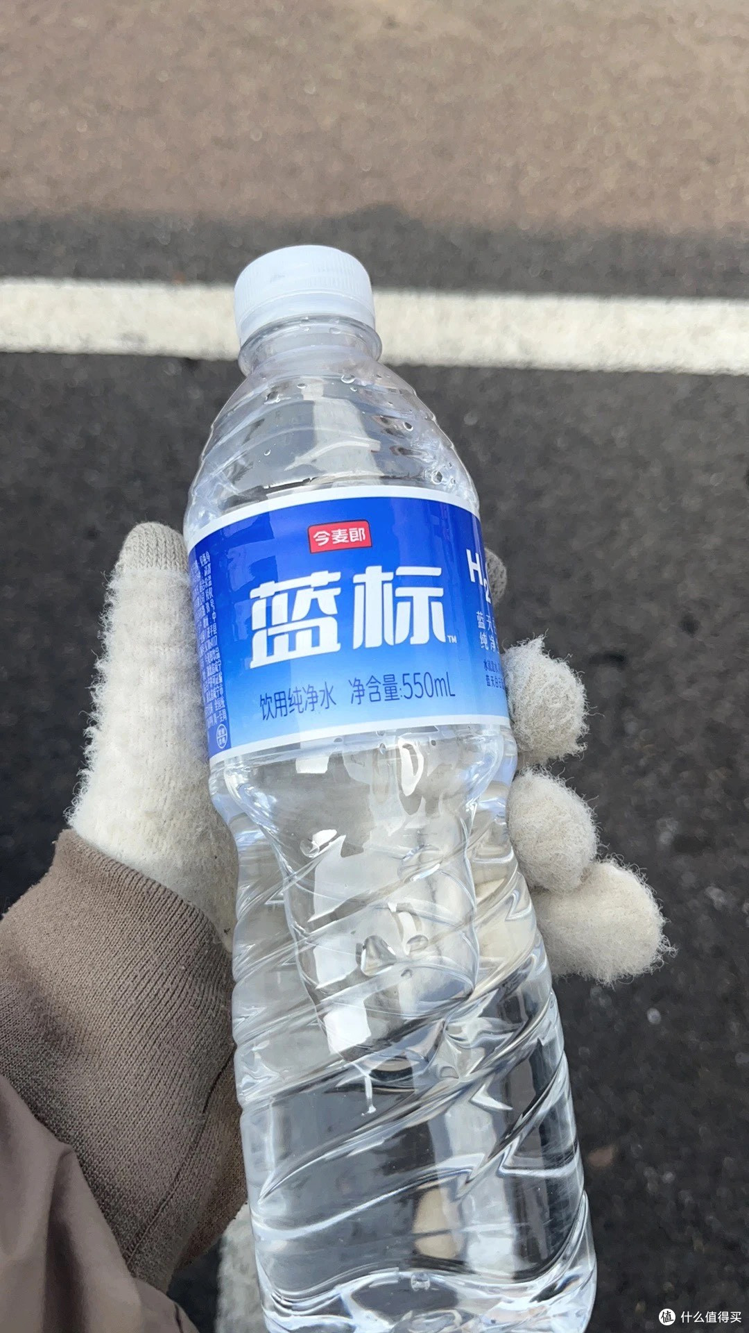 喝对水 = 省补品钱?热门瓶装水亲身体验,这 3 款闭眼囤不踩雷