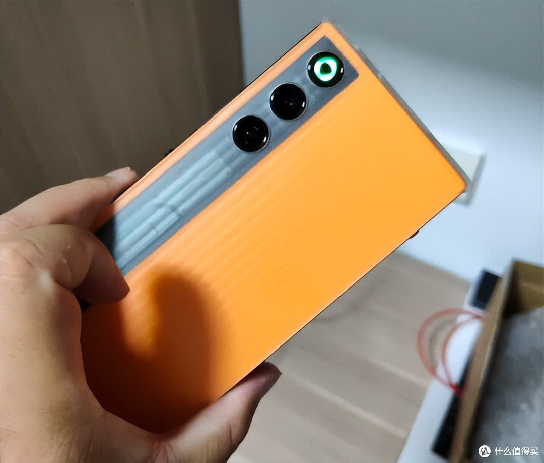真全面屏+6000mAh,7.85mm轻薄游戏机,红魔跌至2294元