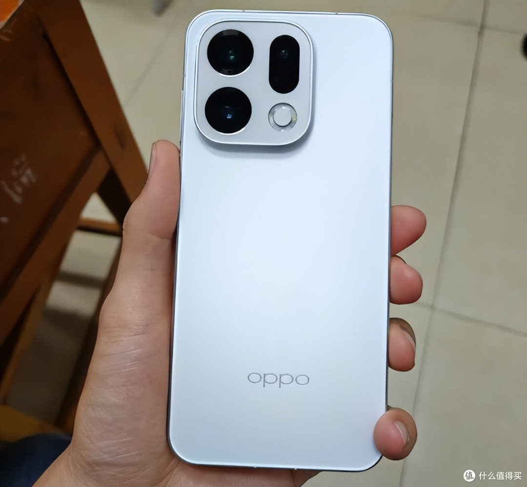 别再看Pro！OPPO：影像碾压同级，续航颠覆认知，价格才是大彩蛋