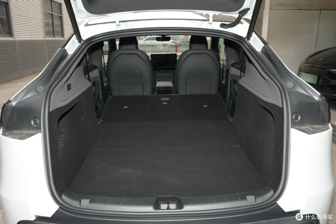 12月狂卖6.5万辆,到底谁在买特斯拉Model Y?