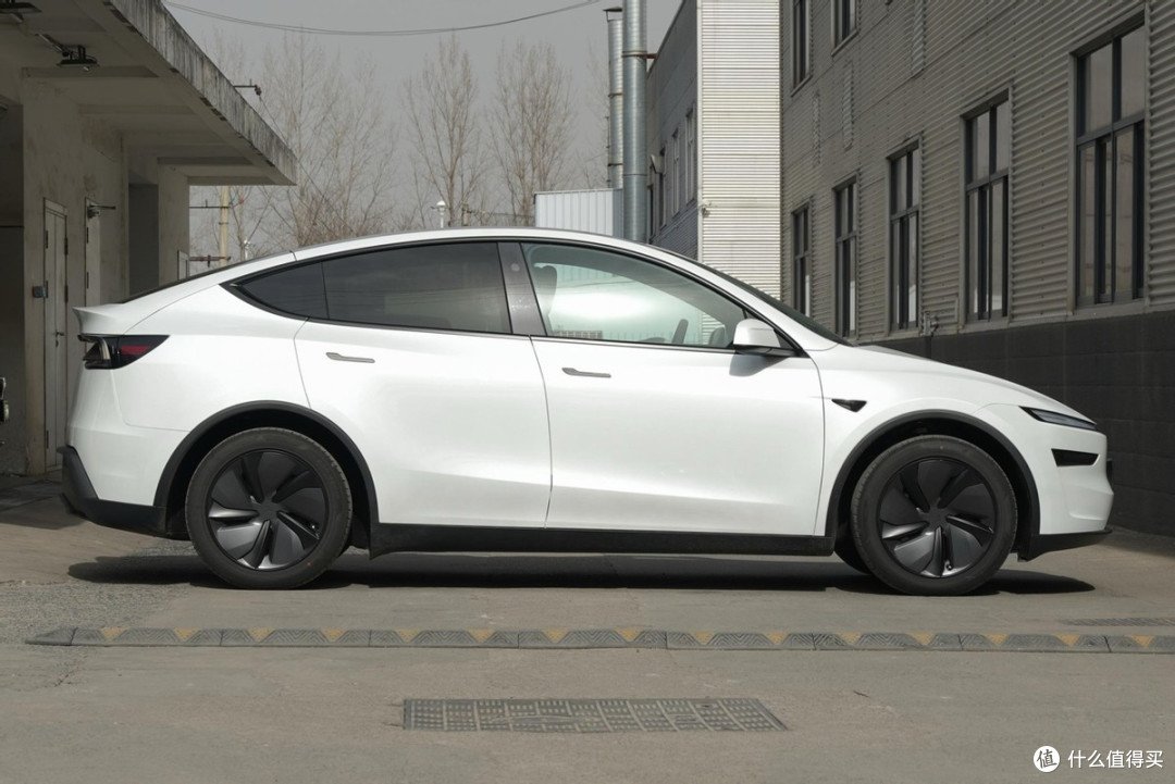 12月狂卖6.5万辆,到底谁在买特斯拉Model Y?