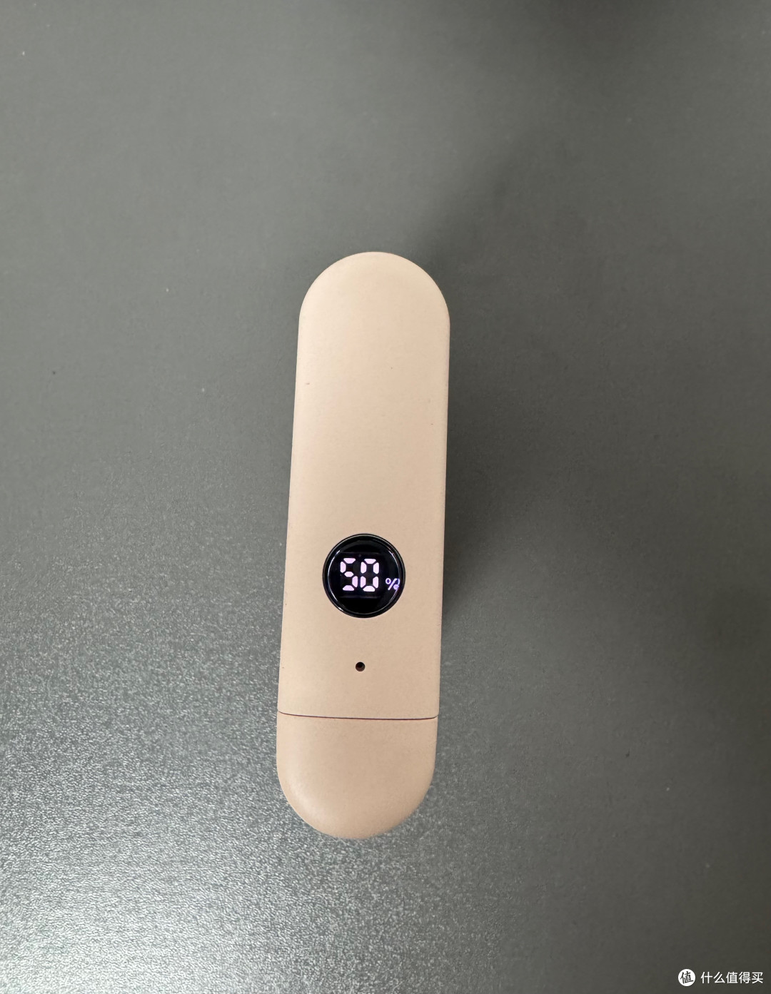 告别笨重焦虑,靠得是iWALK 自带充电仓充电宝