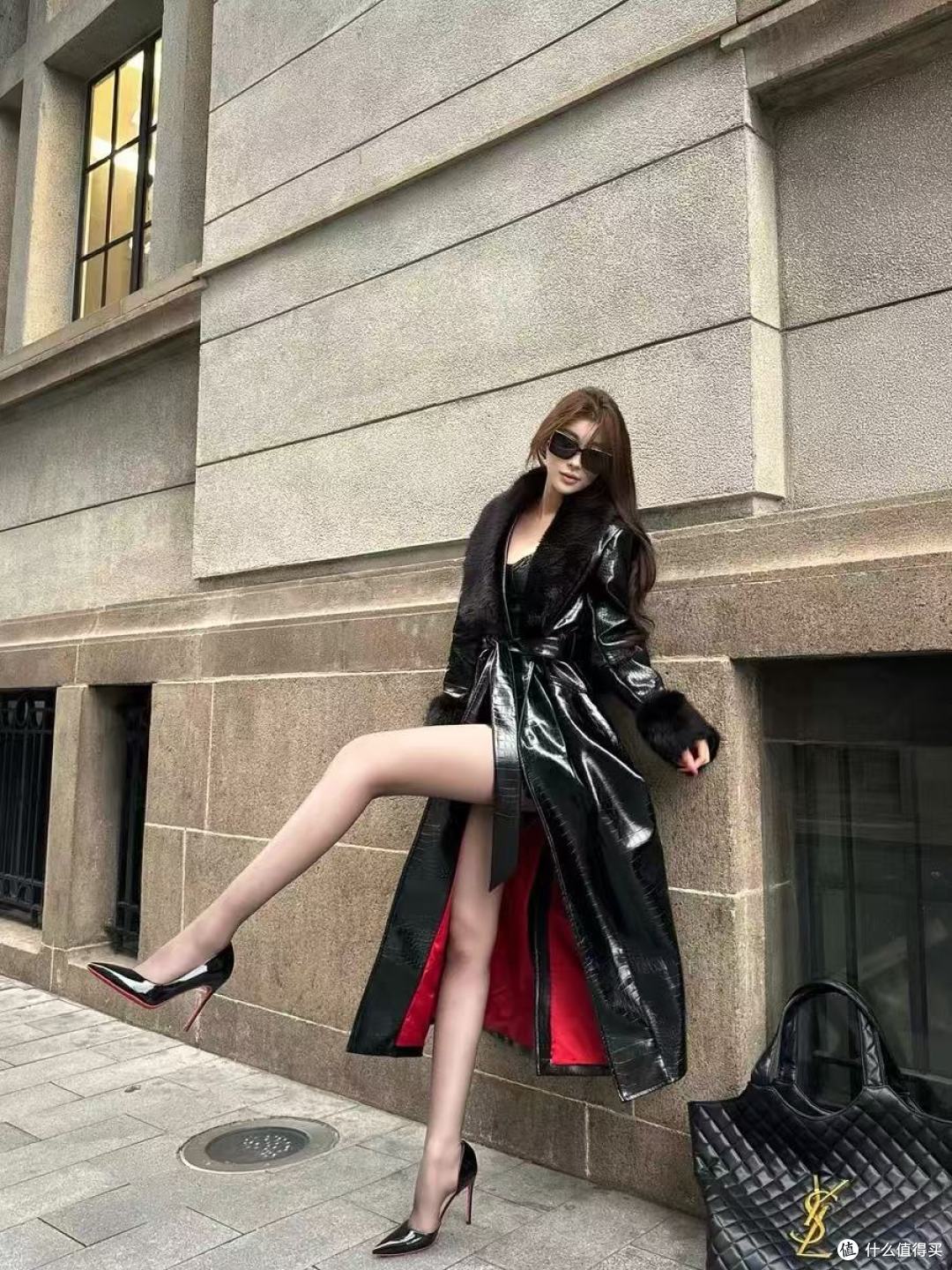 Aphrodite致命女人战袍｜黑鳄鱼皮红内衬大衣，美到窒息🖤❤️