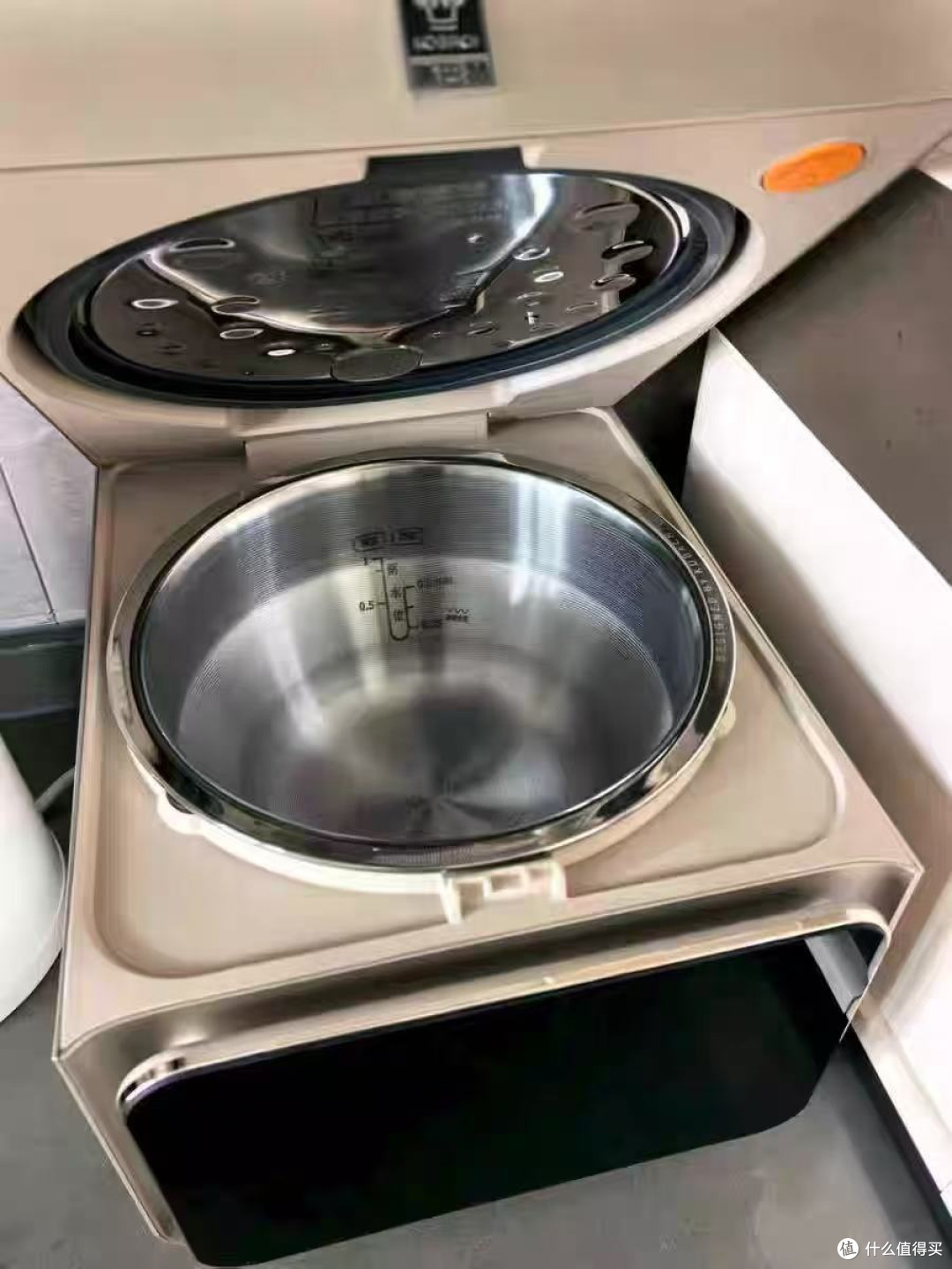 被问爆的厨房C位！康巴赫真钛旗舰款电饭煲太绝了