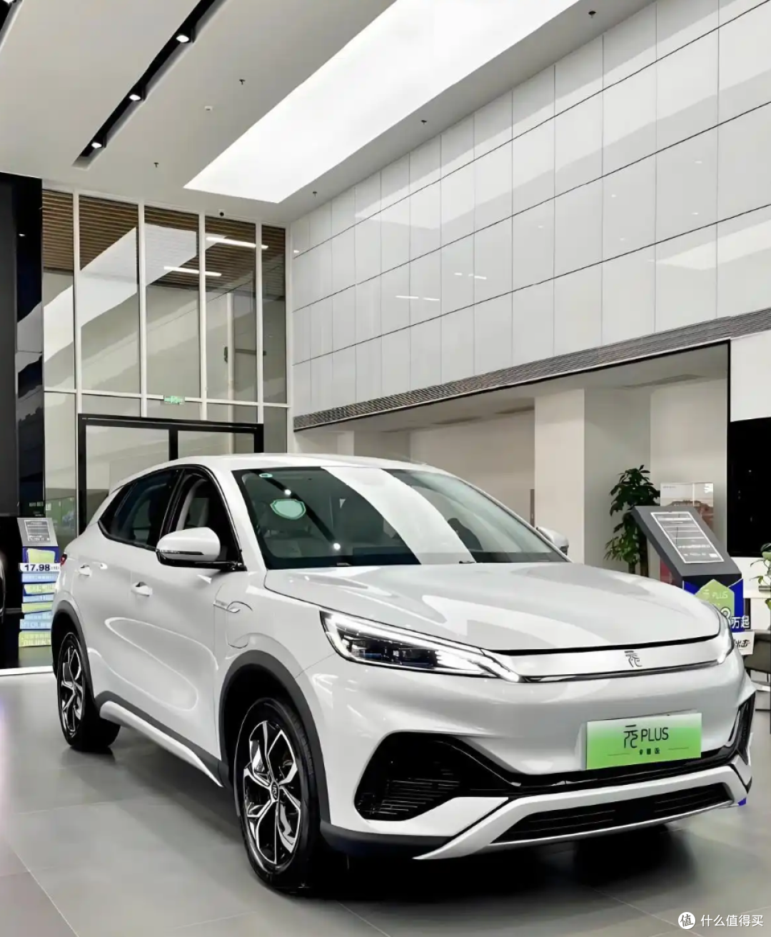 Model Y 销量“断层”领先,“准车主”:要么价格低,要么质量好