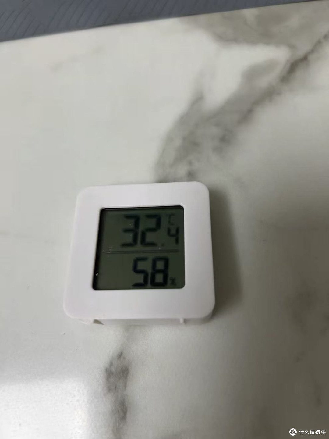 高精度迷你温度计温湿度计室内家用婴儿房壁挂室温精准干湿温度表