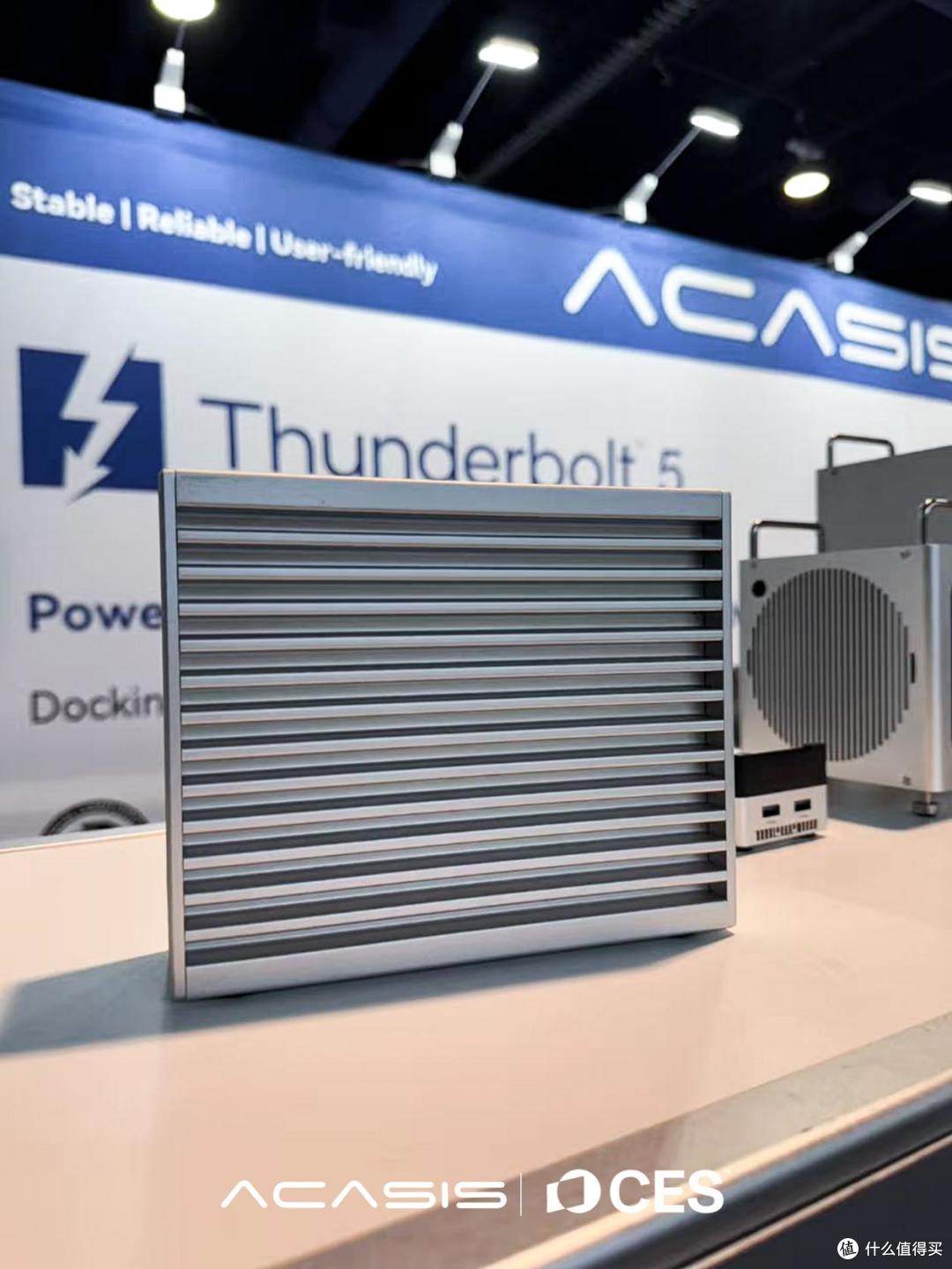 革新存储体验:阿卡西斯CES发布全球首款Thunderbolt 5满速硬盘盒