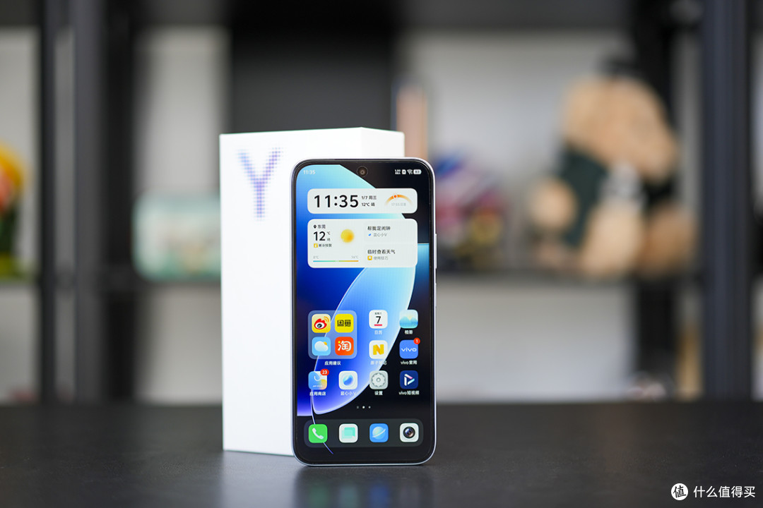 7200mAh大电池+6年持久续航,1499元起的vivo Y500i能不能打?