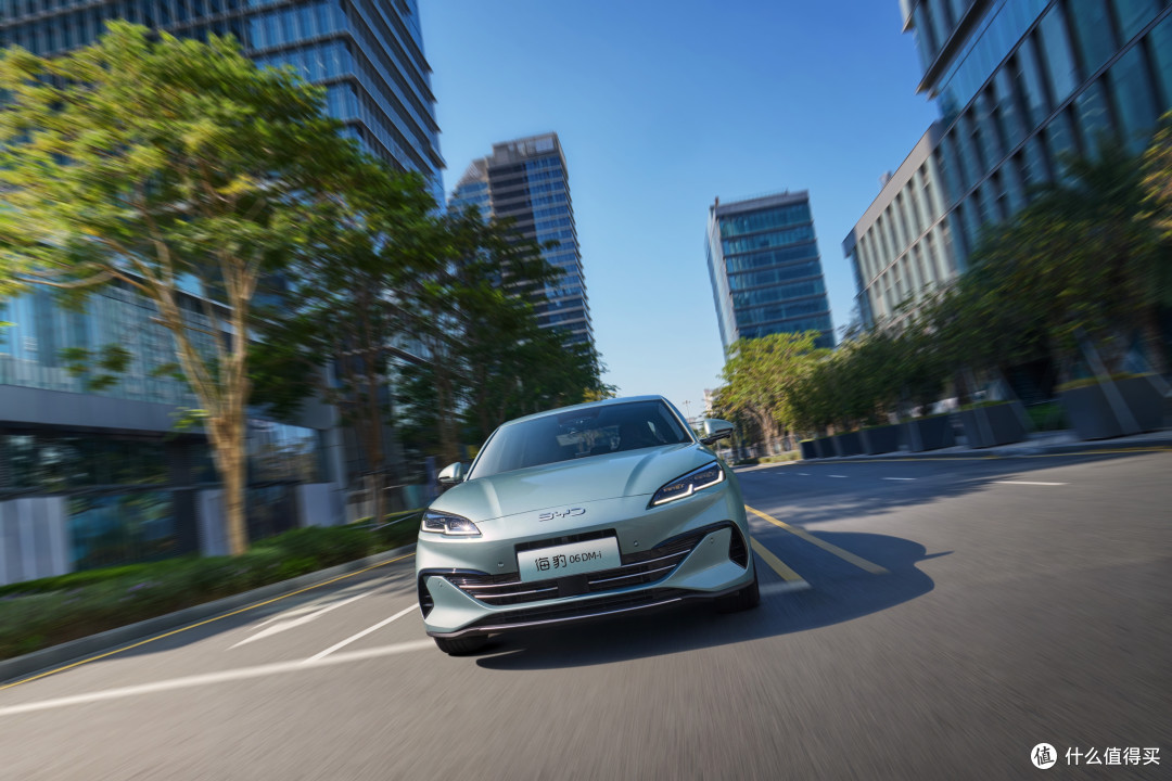 210km纯电续航 一公里两毛钱！比亚迪插混升级大电池 8.98万元起