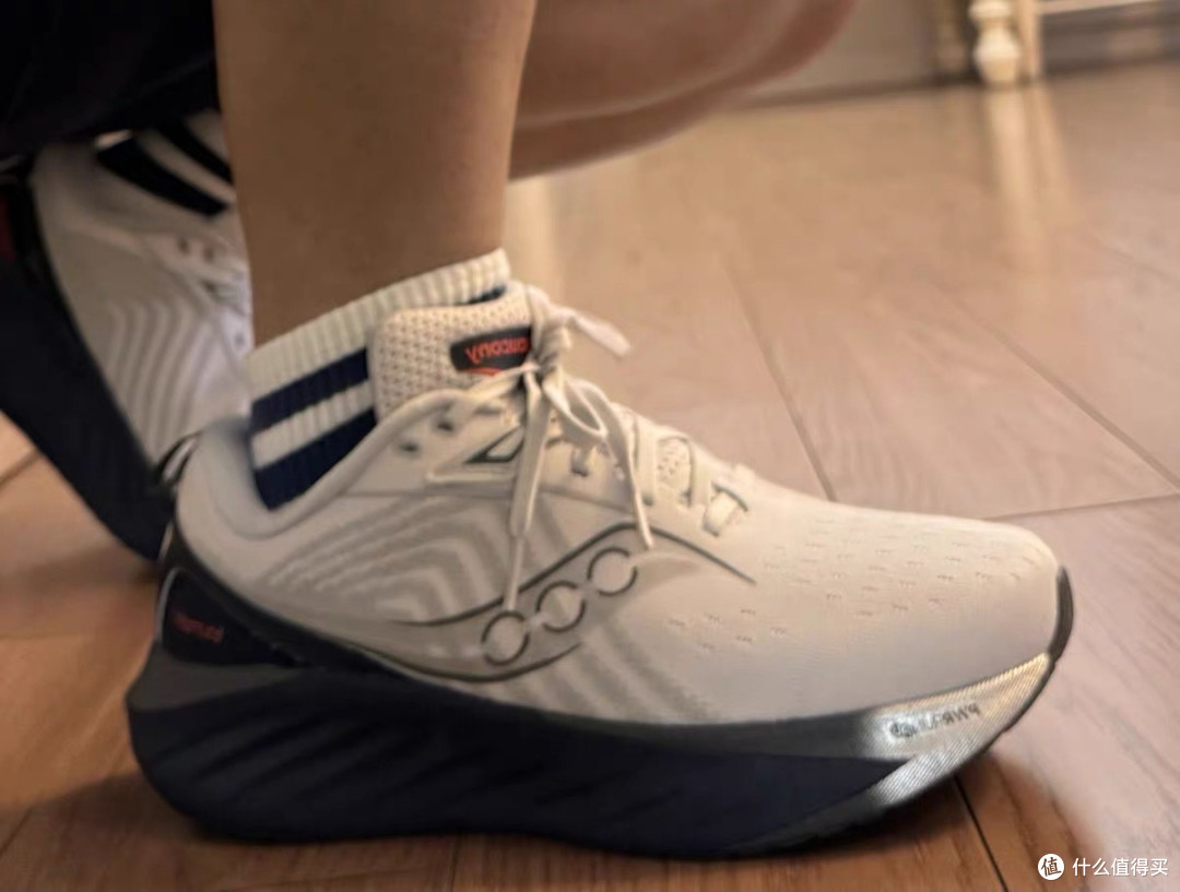 Saucony胜利22：跑者的2025「胜利」之选