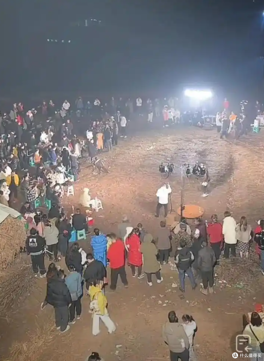 重庆女子不会杀猪网上求助,上千人驱车来帮忙,10万人在线围观!