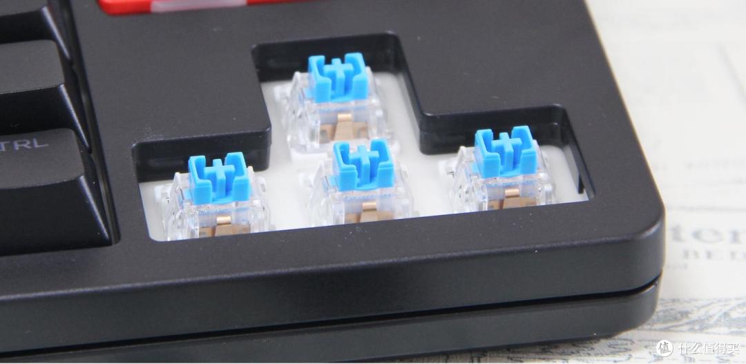 微星GK300机械键盘,PBT键帽+热插拔+RGB灯效,办公游戏无缝切换