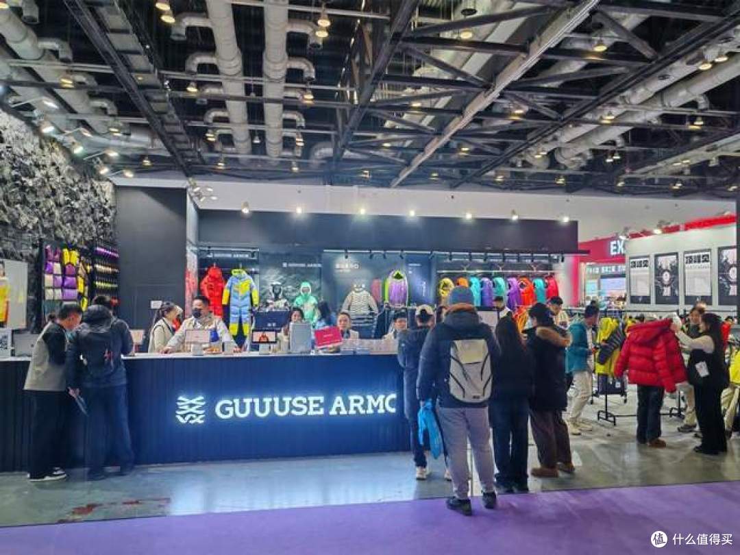 鹅铠甲，顶峰见！ISPO2026探店天石，国产户外装备硬核实力藏不住