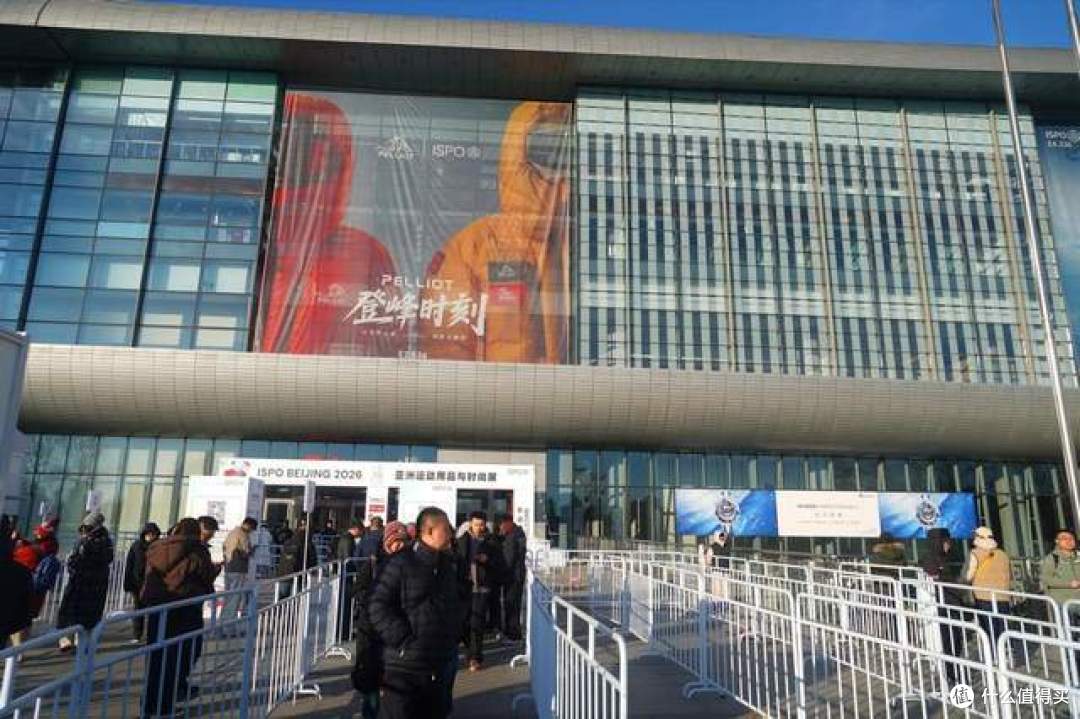 鹅铠甲，顶峰见！ISPO2026探店天石，国产户外装备硬核实力藏不住