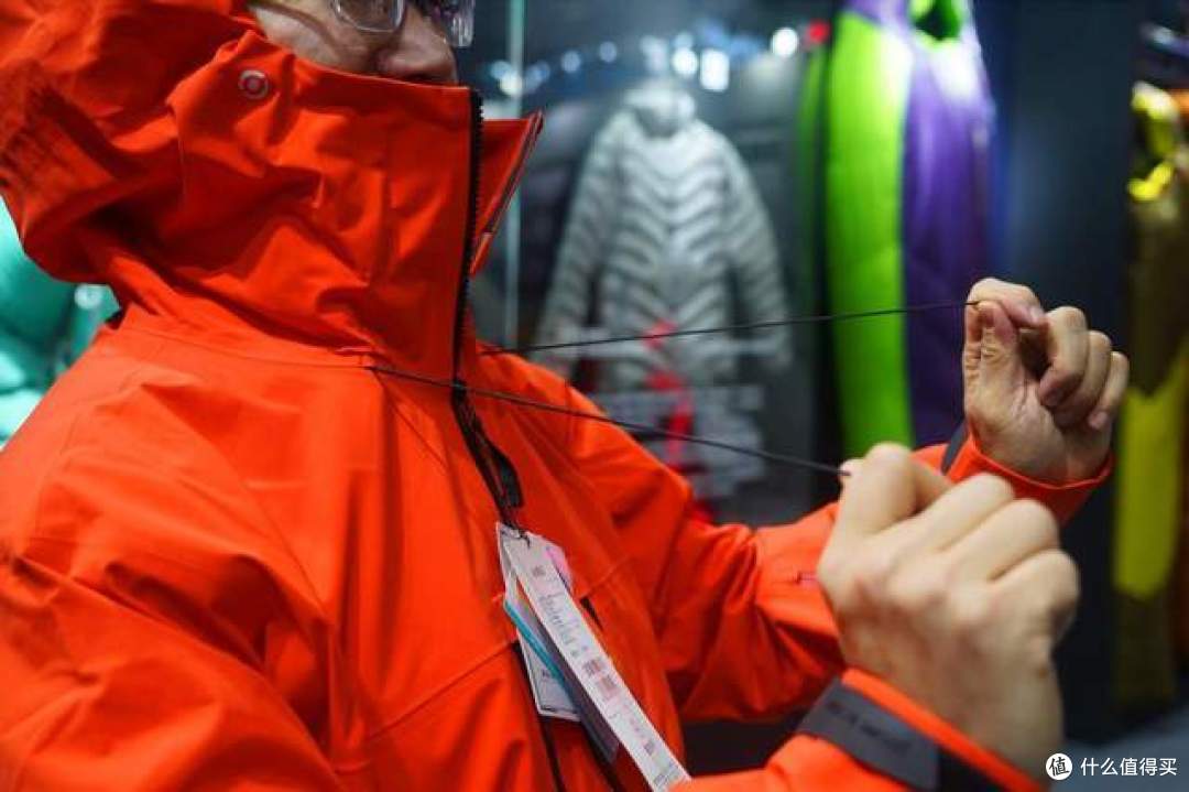 鹅铠甲，顶峰见！ISPO2026探店天石，国产户外装备硬核实力藏不住