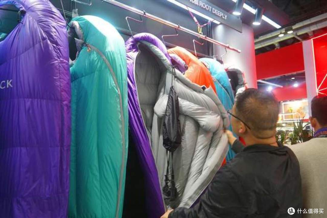 鹅铠甲，顶峰见！ISPO2026探店天石，国产户外装备硬核实力藏不住