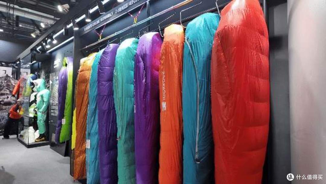 鹅铠甲，顶峰见！ISPO2026探店天石，国产户外装备硬核实力藏不住
