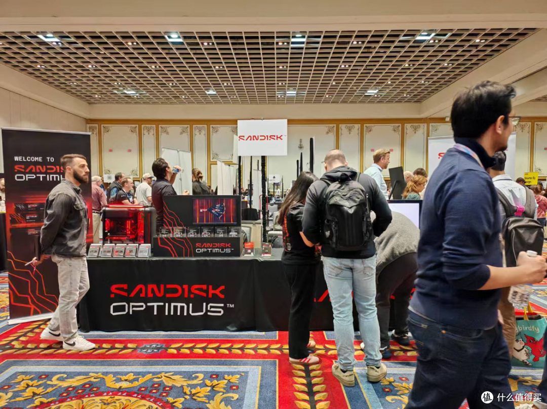 焕新出发,存储无界!全新SANDISK Optimus系列亮相 CES 2026