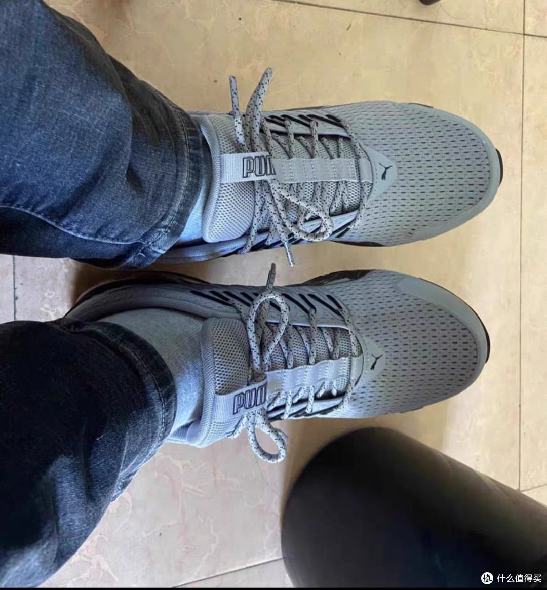 PUMA春季灰色情侣网面缓震跑鞋