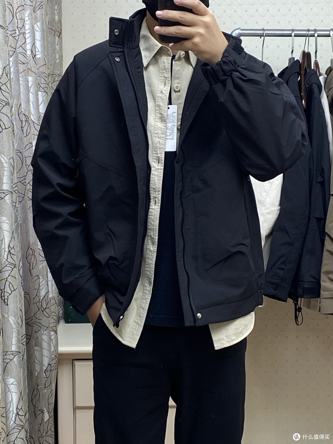 黑色绗棉服:保暖时尚兼备