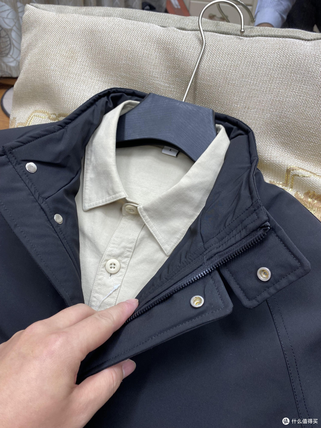 黑色绗棉服:保暖时尚兼备
