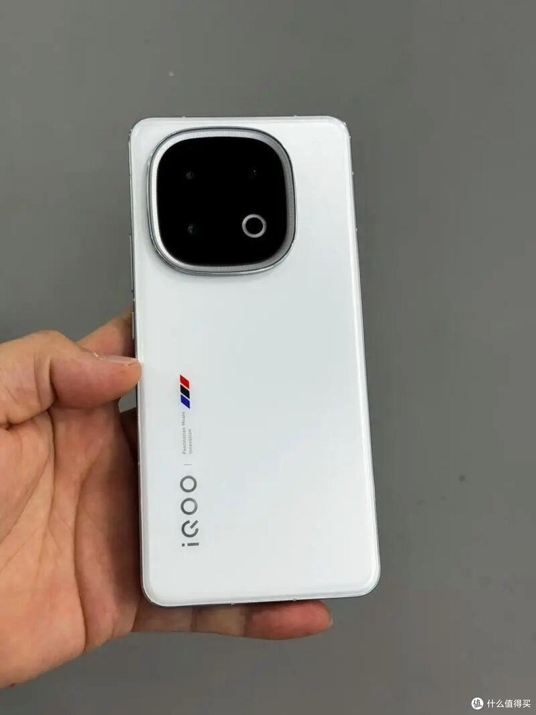 vivo价格大跳水,iQOO 13:骁龙8至尊版+IP69,它值得入手吗?